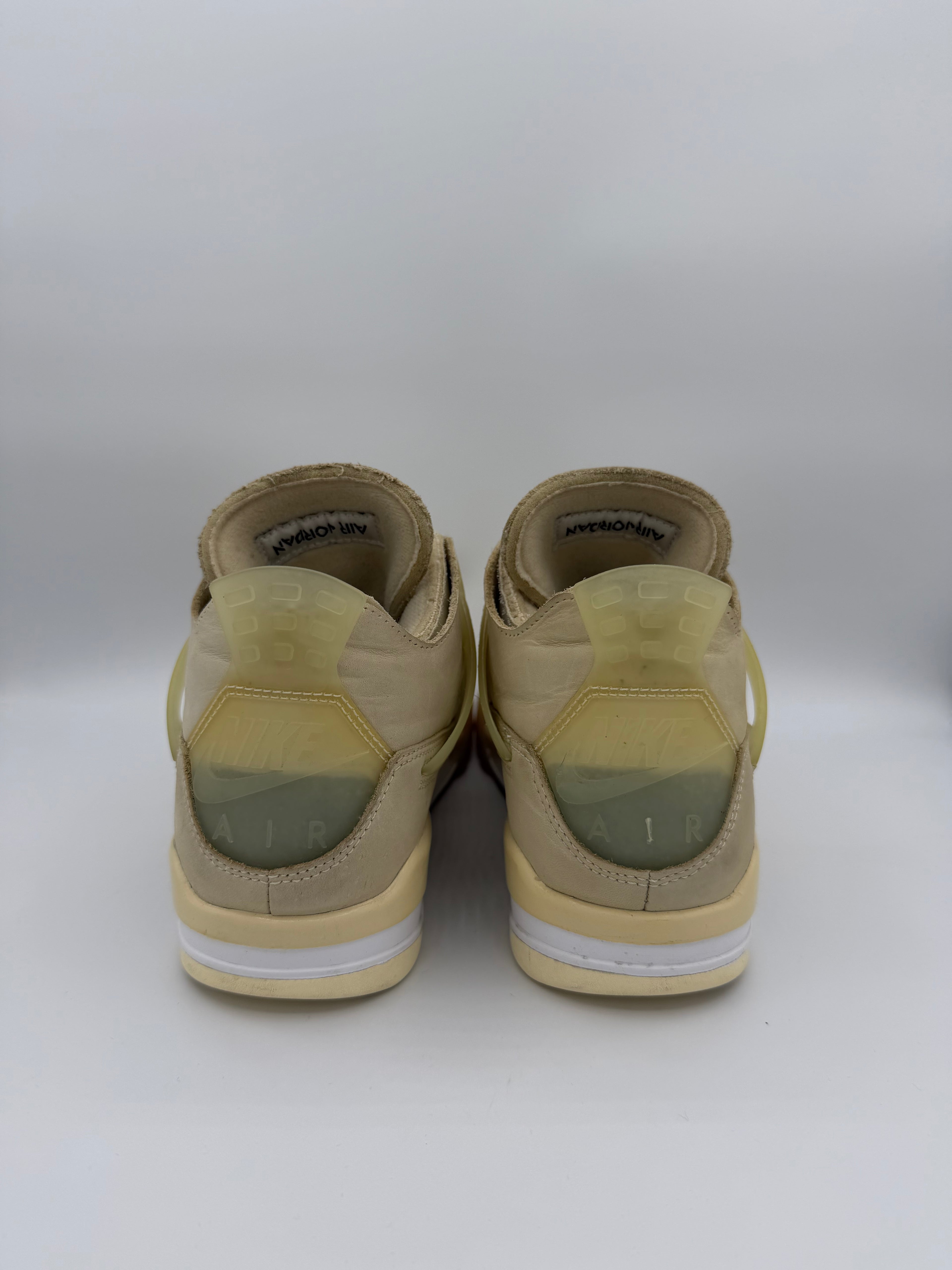 Jordan 4 Retro Off-White Sail - 39Eu (USED)