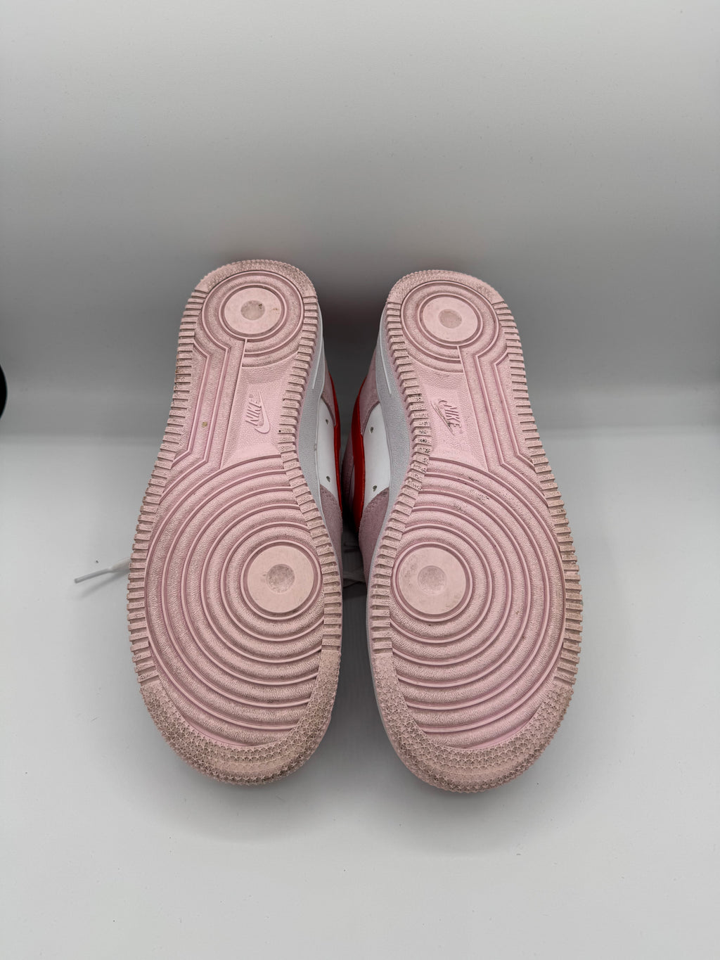 Nike Air Force 1 Low '07 QS Valentine's Day Love Letter - 42Eu (USED)