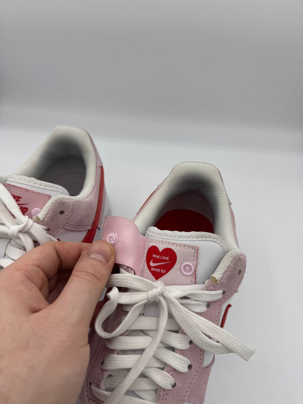 Nike Air Force 1 Low '07 QS Valentine's Day Love Letter - 42Eu (USED)