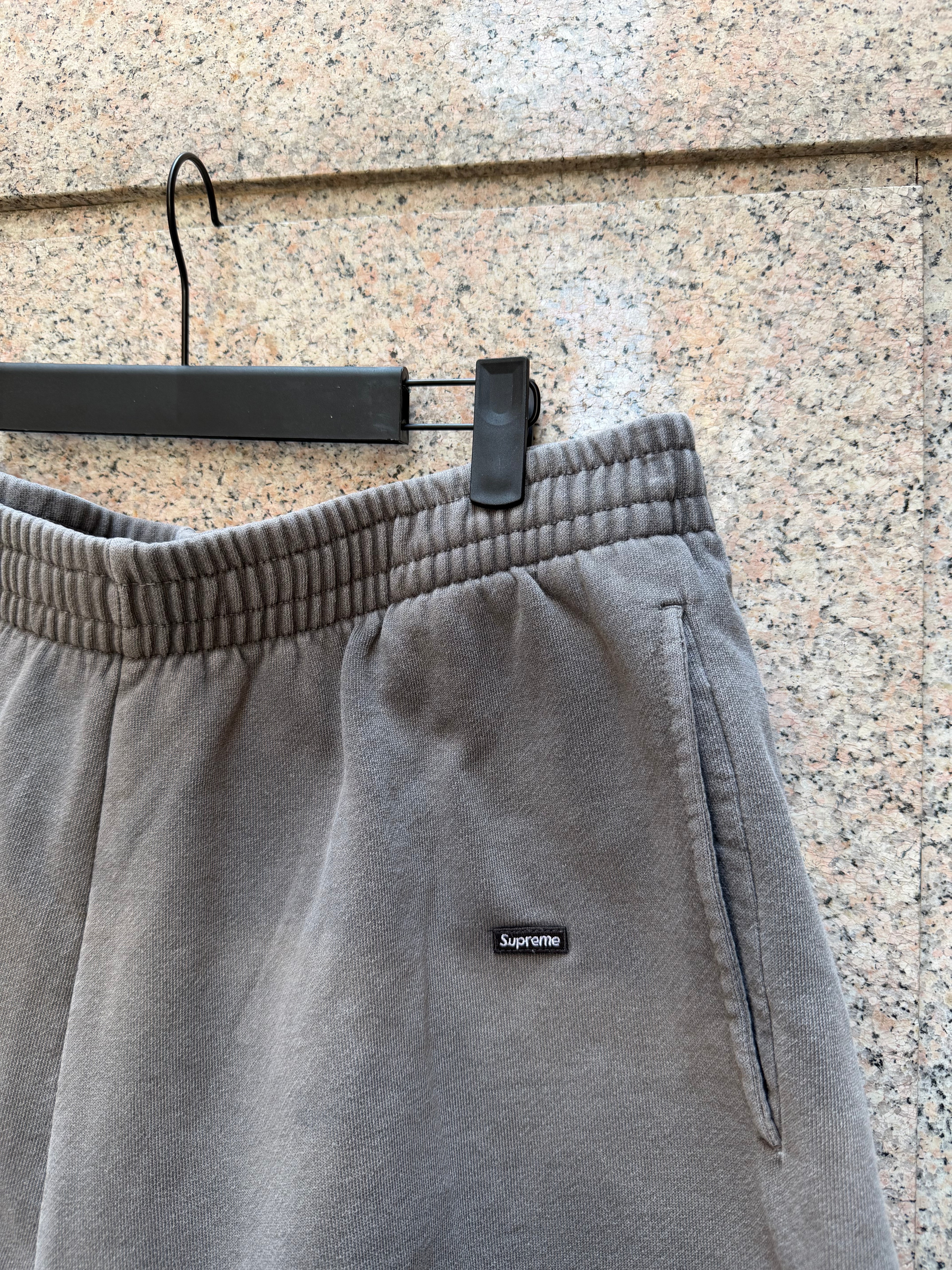 Supreme Short Grey - M (USED)