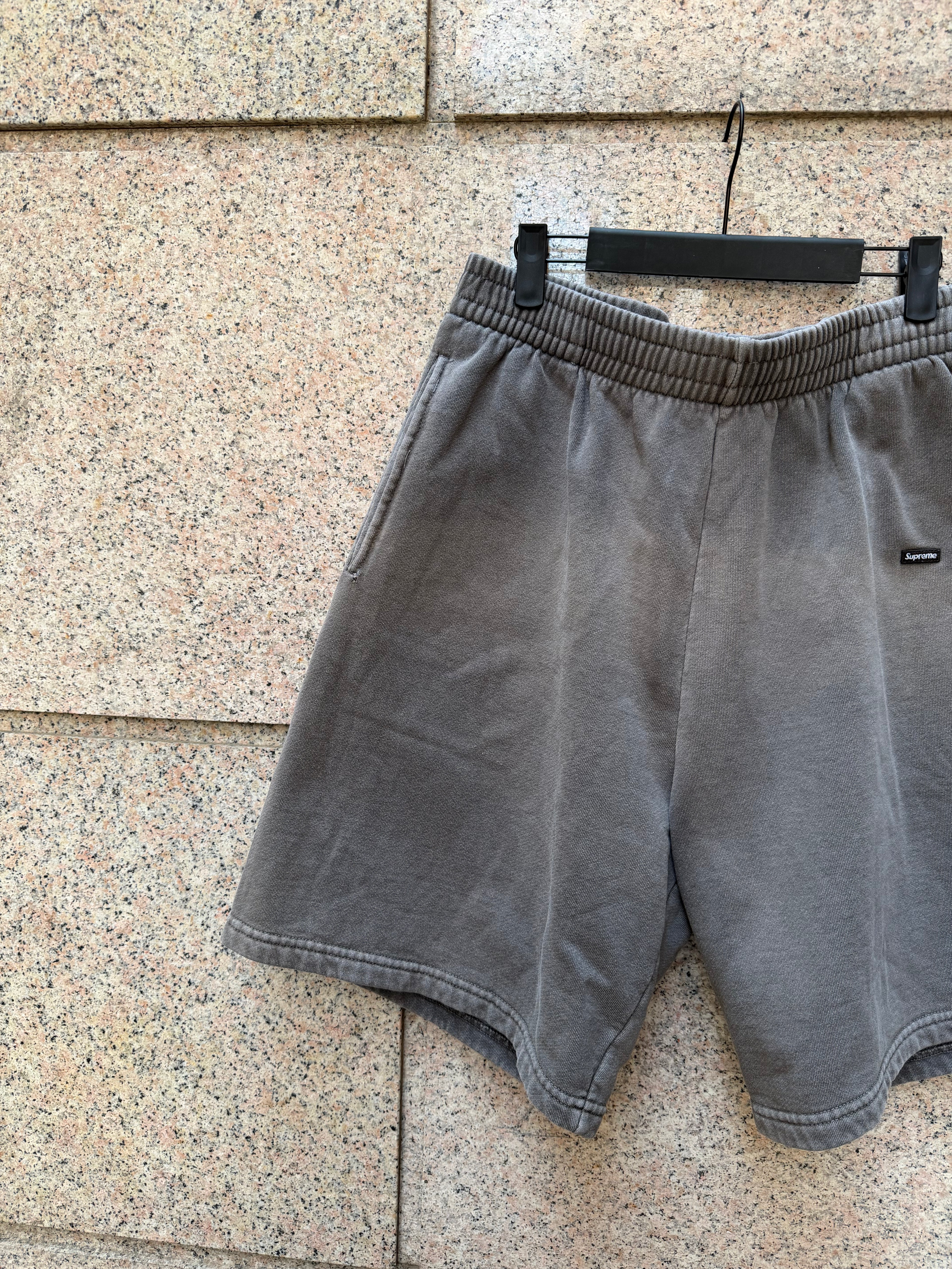 Supreme Short Grey - M (USED)