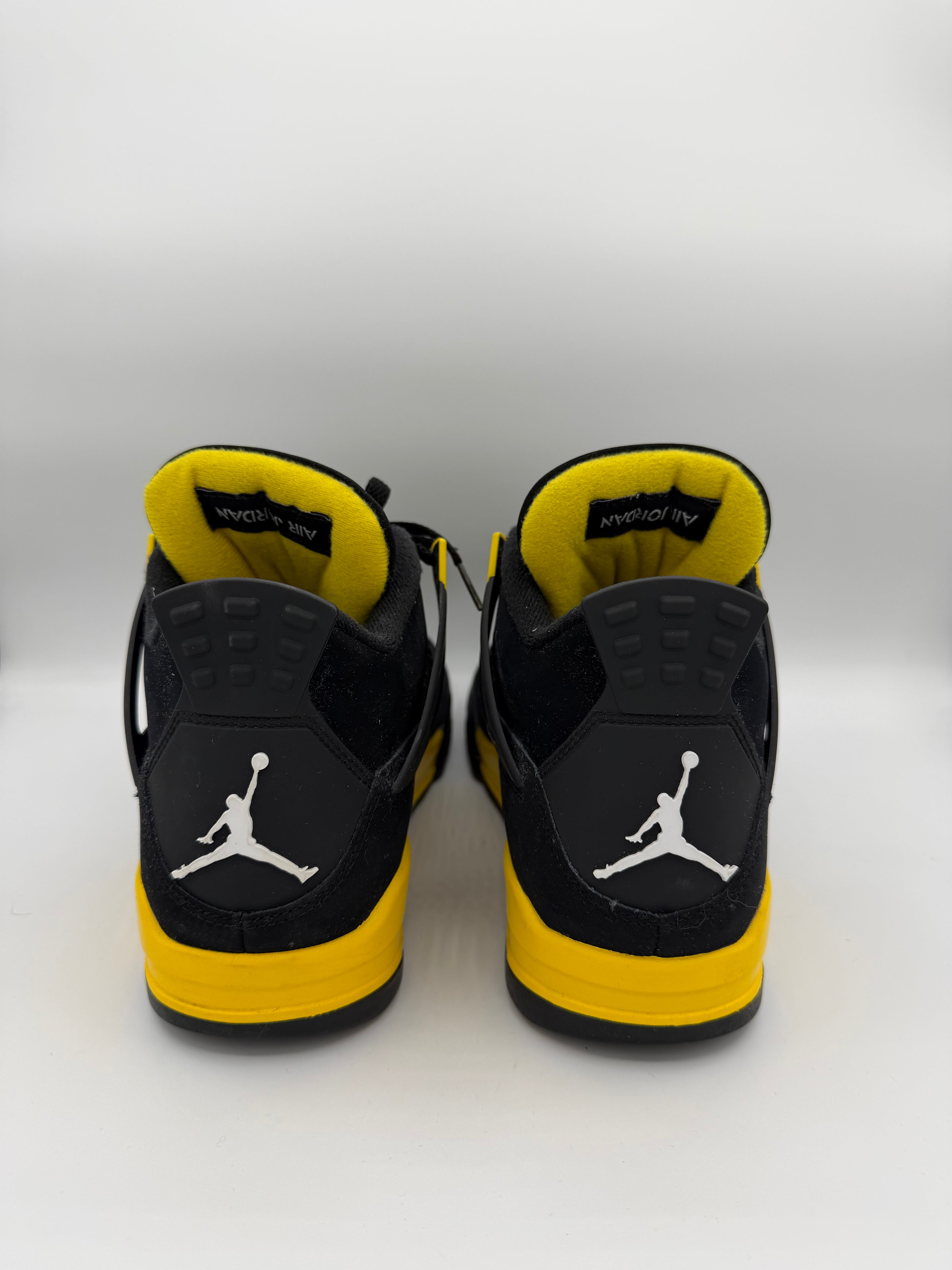 Jordan 4 Retro Thunder Yellow - 42,5Eu (USED)