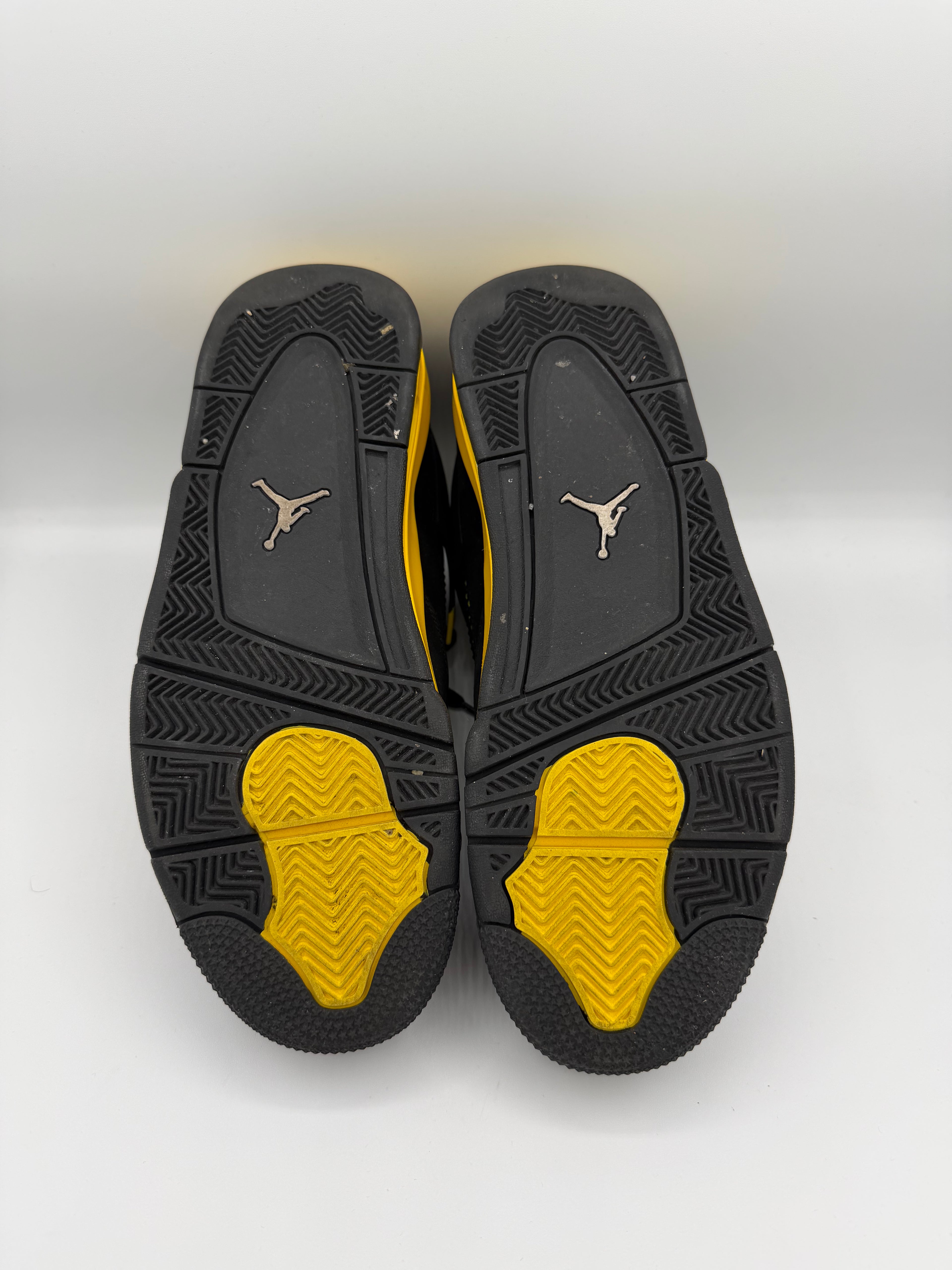 Jordan 4 Retro Thunder Yellow - 42,5Eu (USED)
