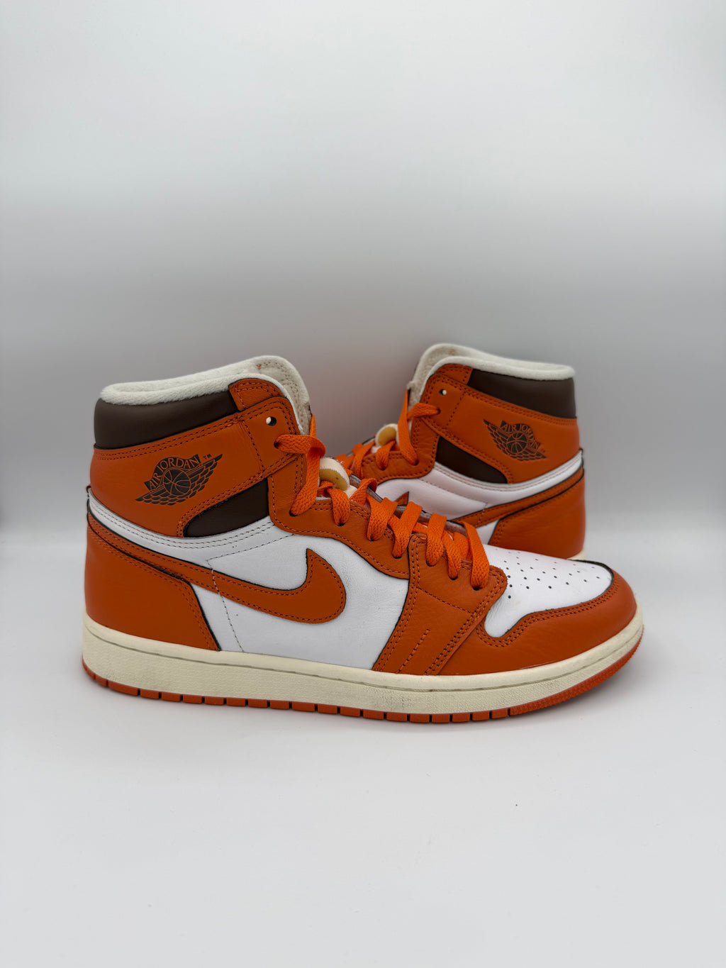 Jordan 1 Retro High OG Starfish - 42,5Eu (USED)