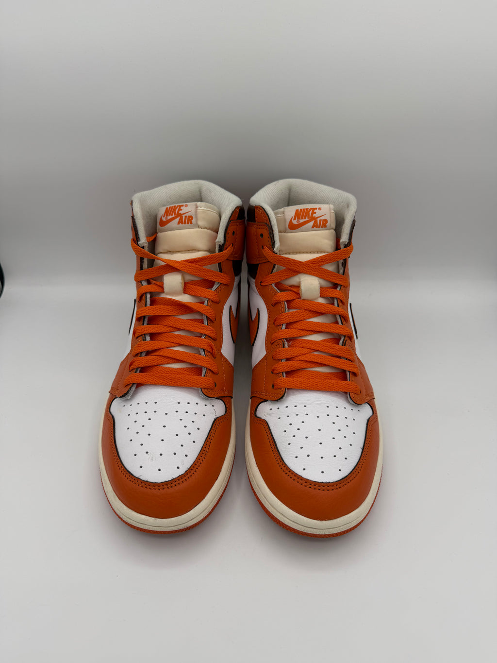 Jordan 1 Retro High OG Starfish - 42,5Eu (USED)
