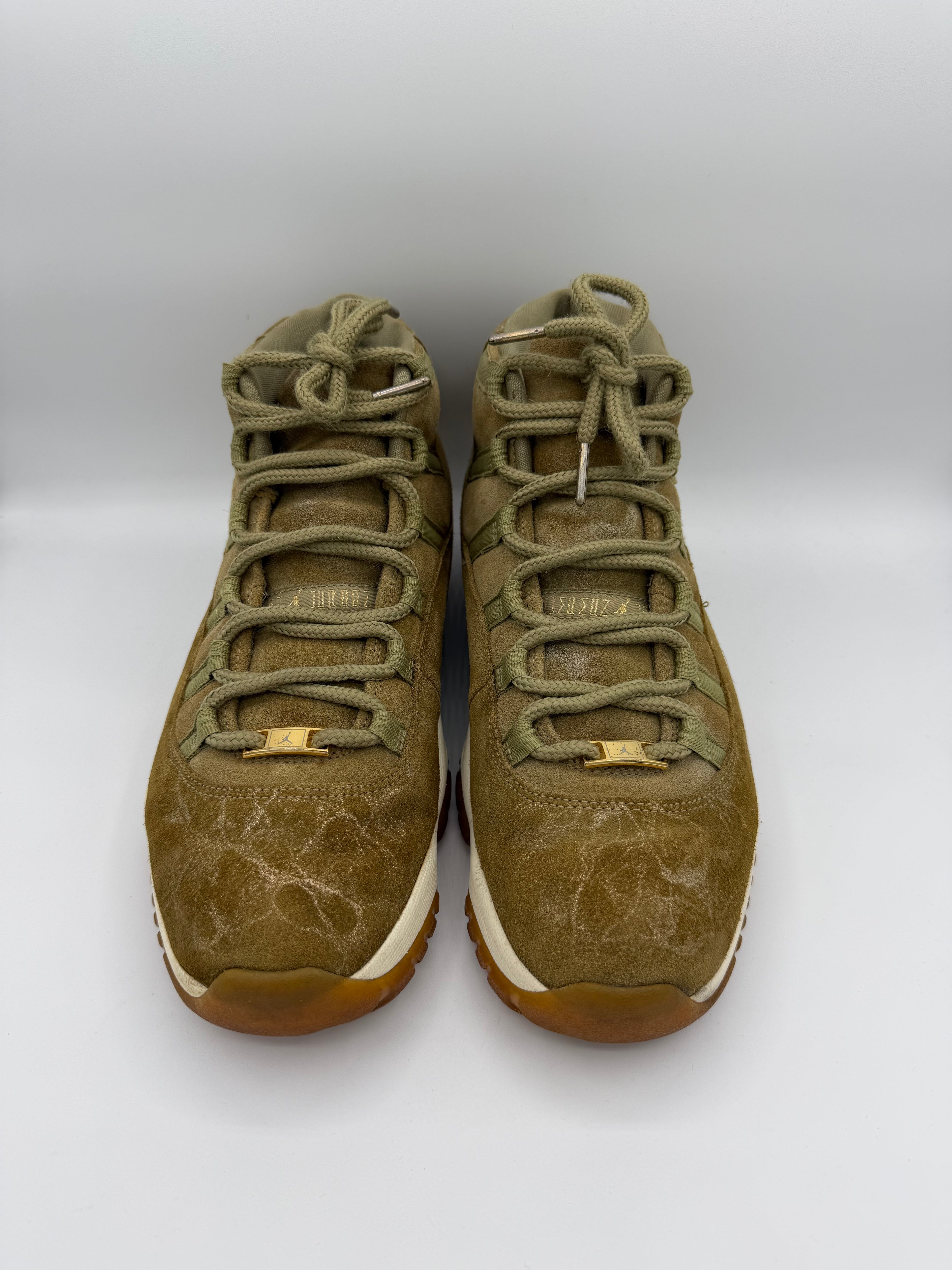Jordan 11 Retro Neutral Olive W - 44,5Eu (USED)