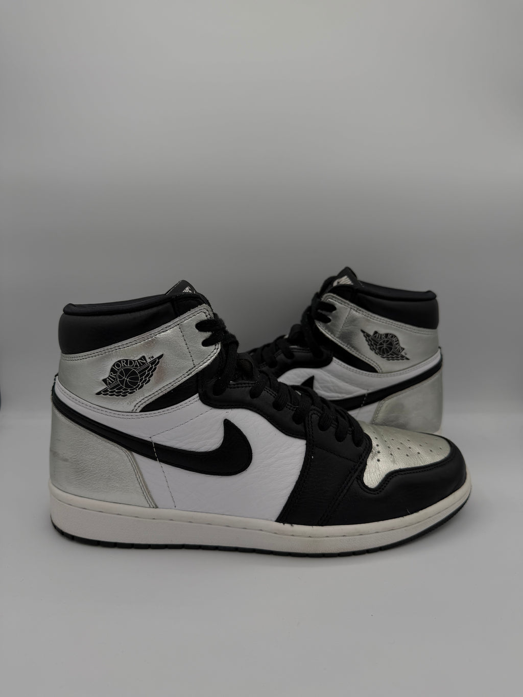 Jordan 1 Retro High Silver Toe W - 44Eu (USED)
