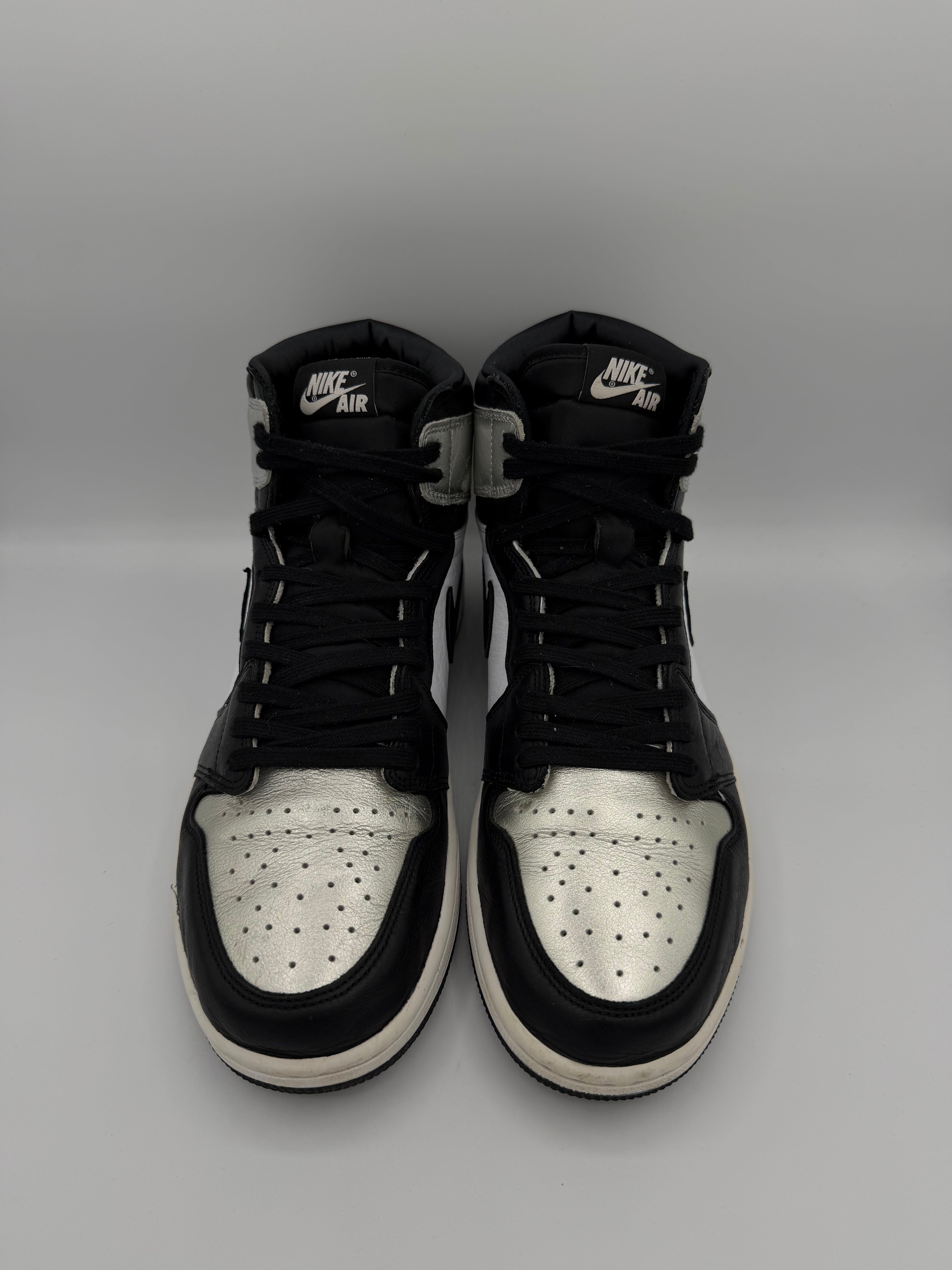 Jordan 1 Retro High Silver Toe W - 44Eu (USED)
