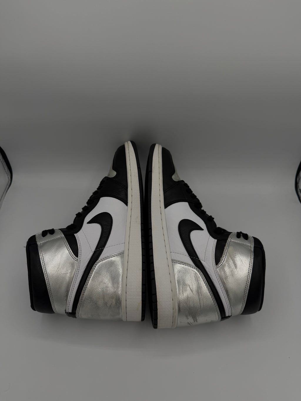 Jordan 1 Retro High Silver Toe W - 44Eu (USED)