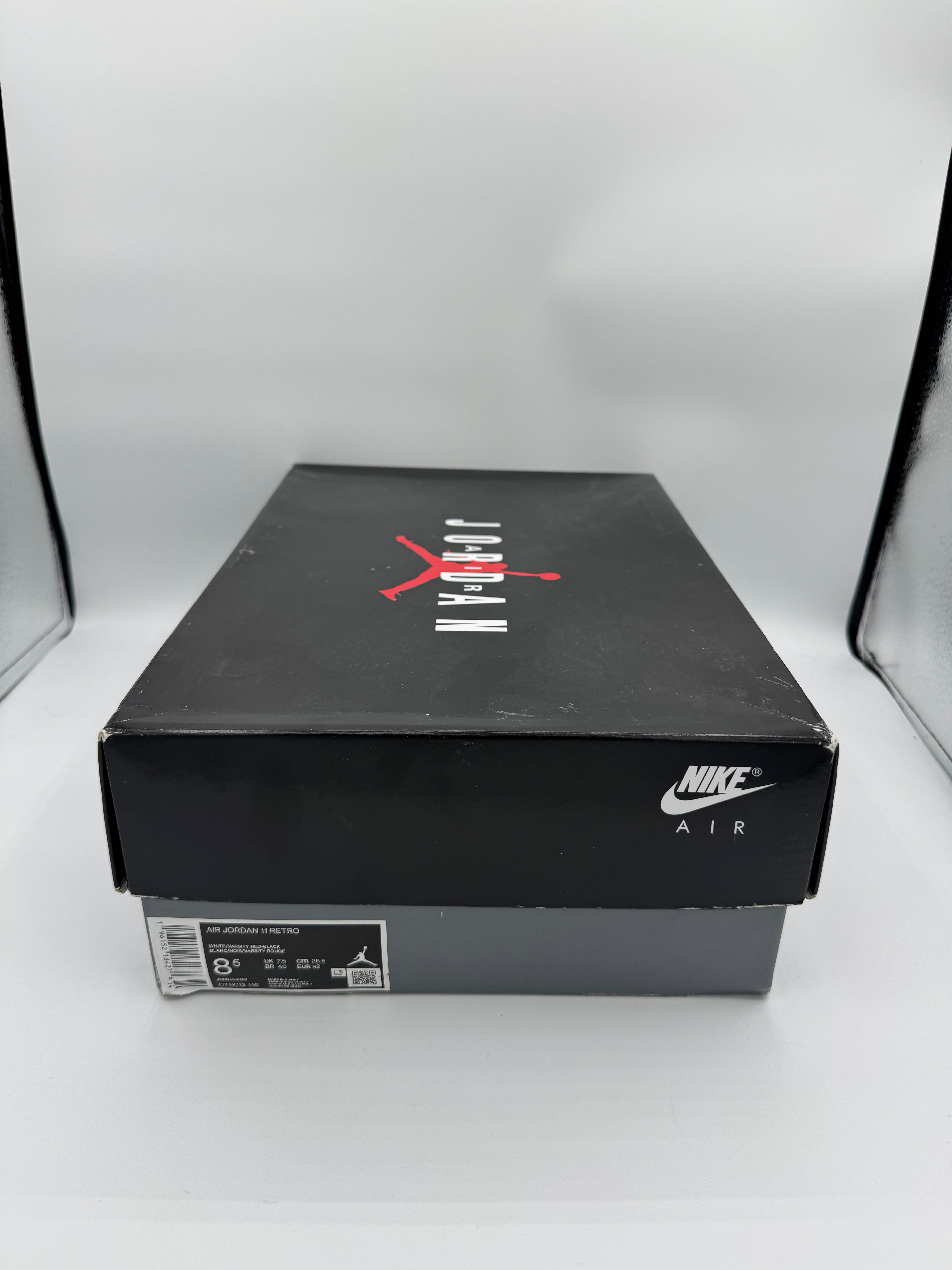Jordan 11 Retro Cherry - 42Eu (USED)