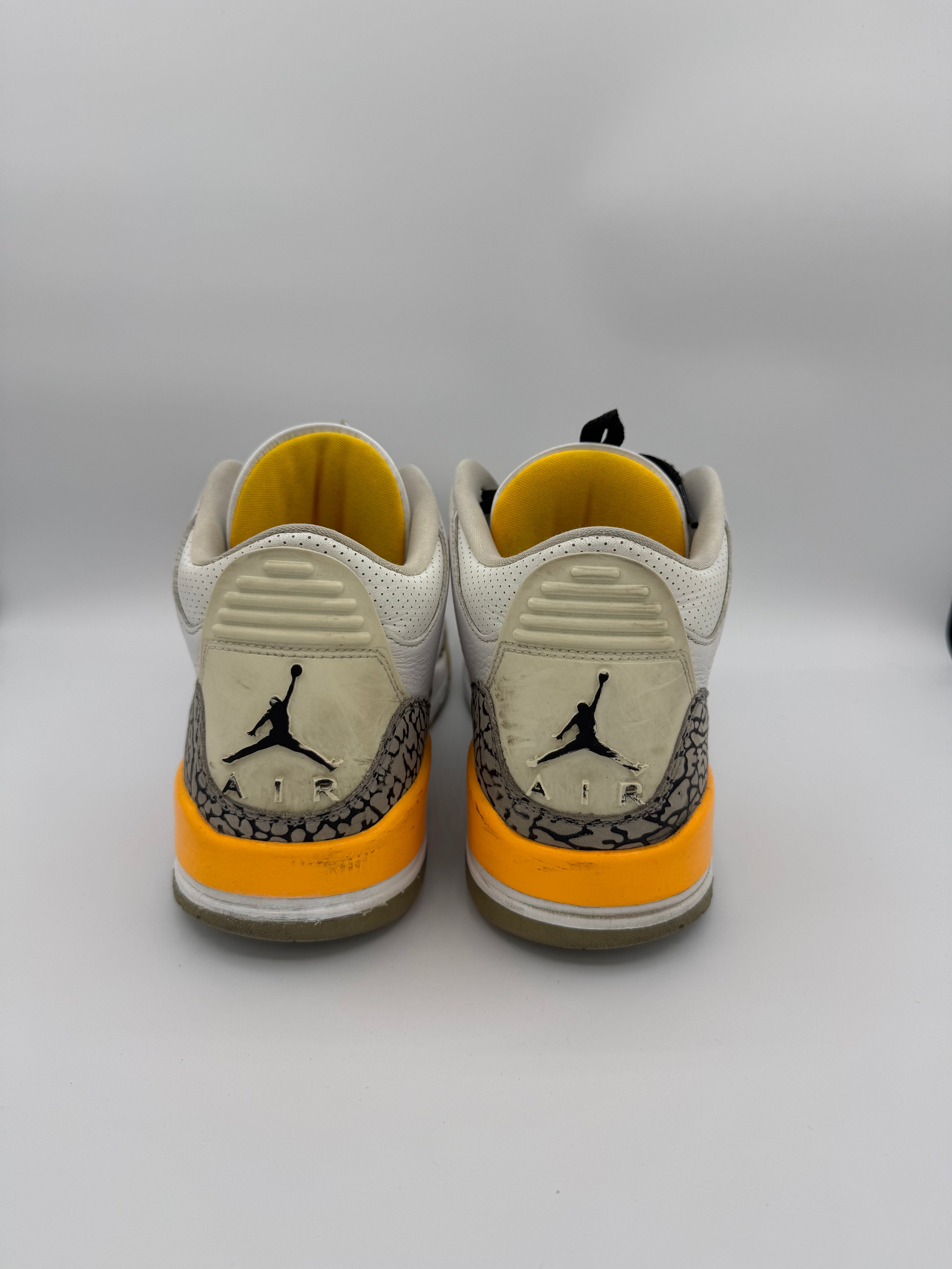 Jordan 3 Retro Laser Orange - 42,5Eu (USED)