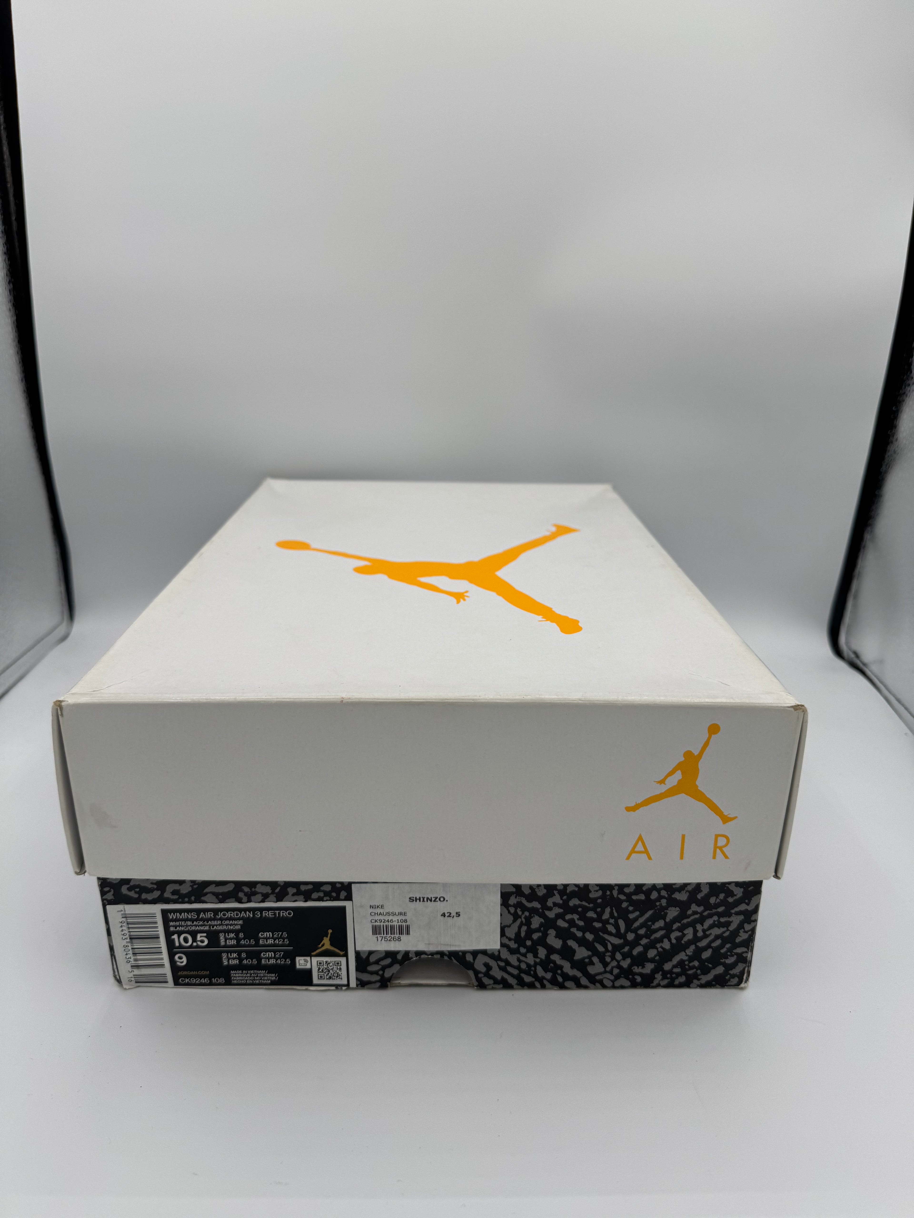 Jordan 3 Retro Laser Orange - 42,5Eu (USED)