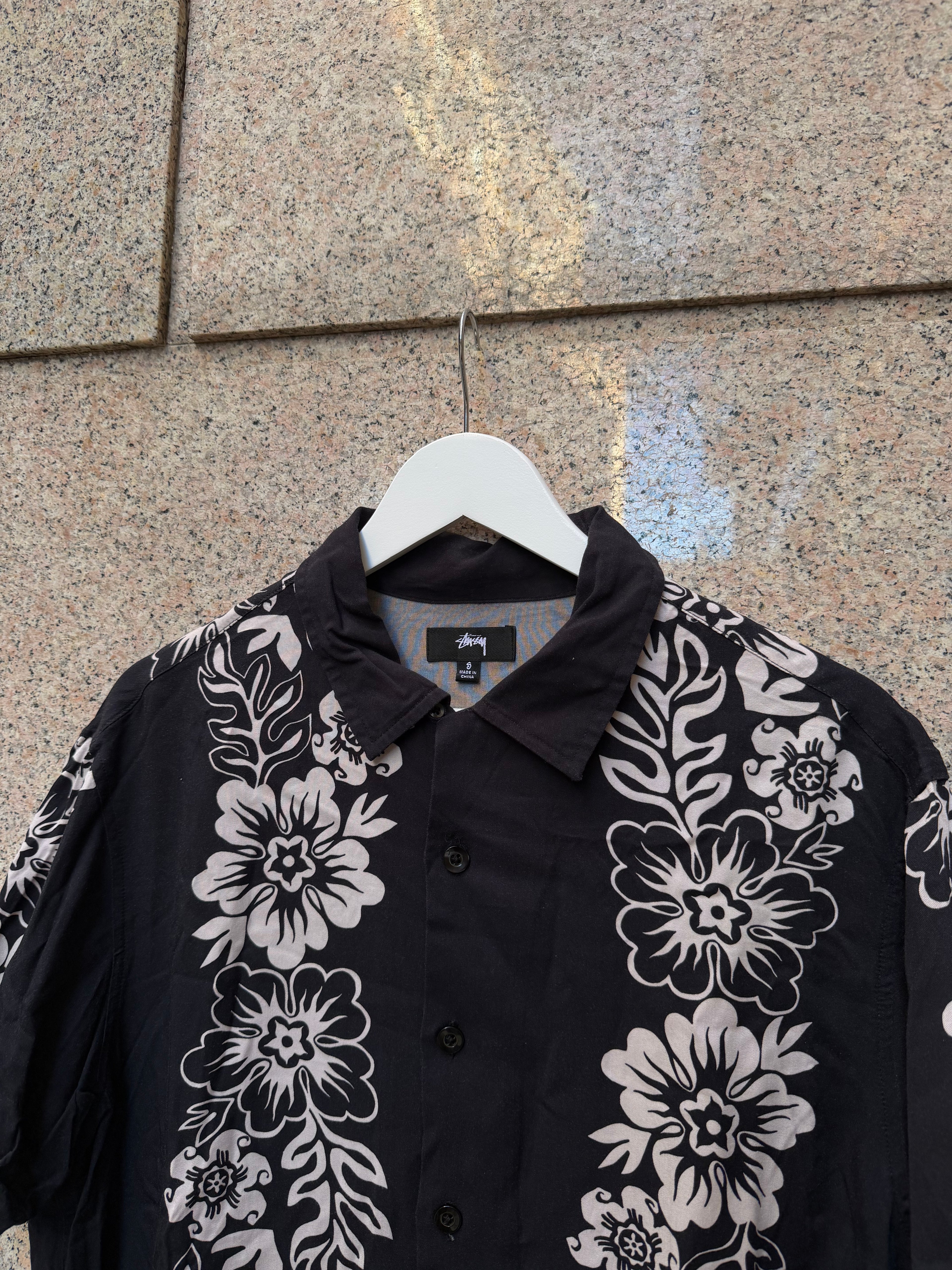 Stussy Hawaiian Pattern Shirt - S (USED)