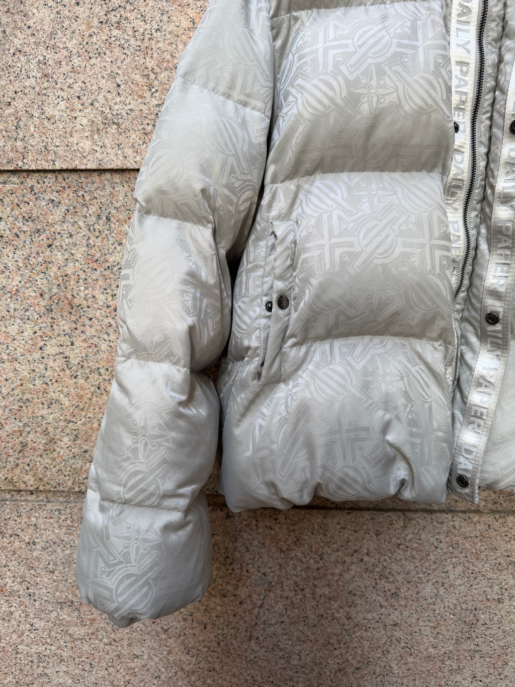 Daily Paper Puffer Silver - XL (USED)