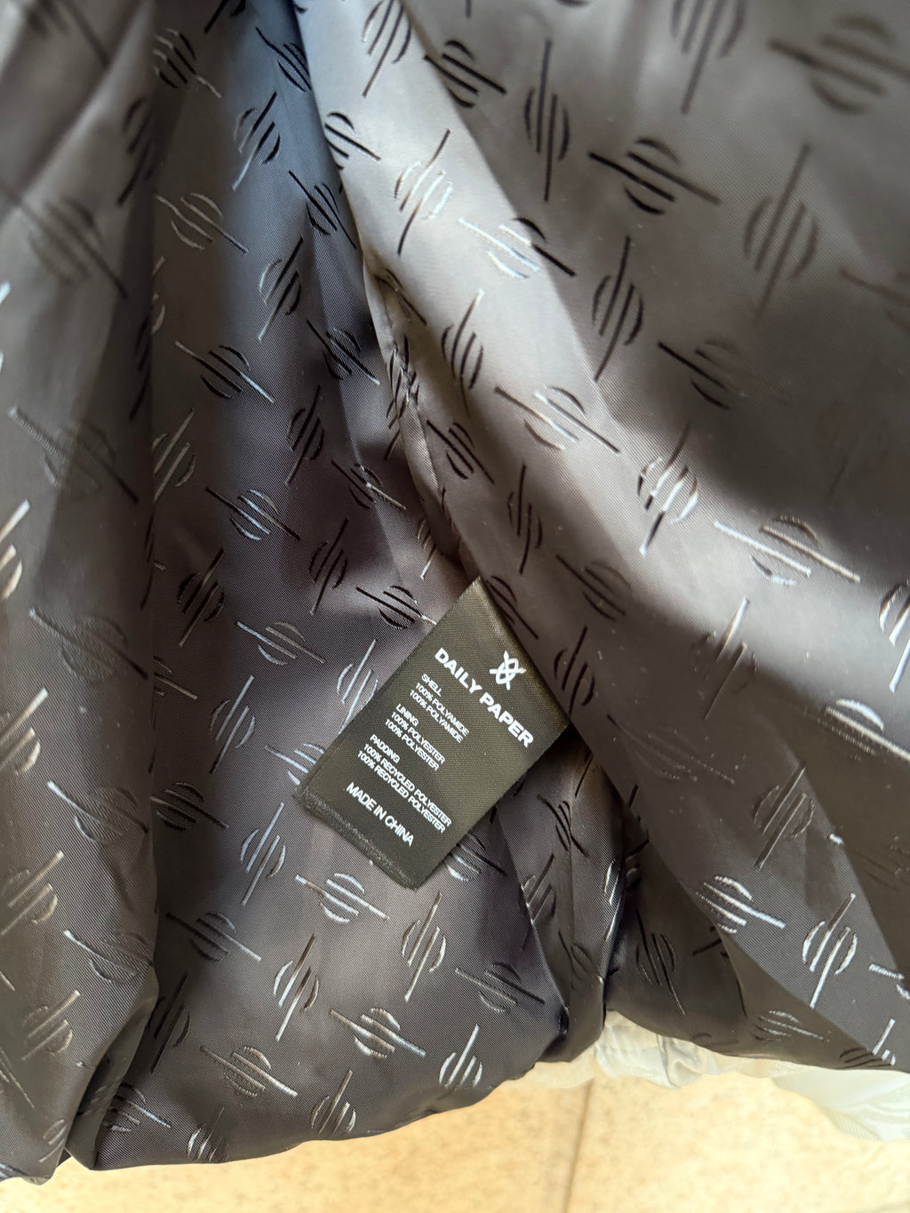 Daily Paper Puffer Silver - XL (USED)