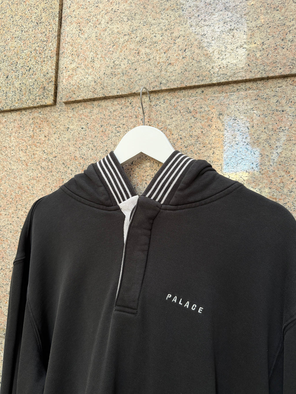 Palace P - Rib Black Hoodie - L (USED)