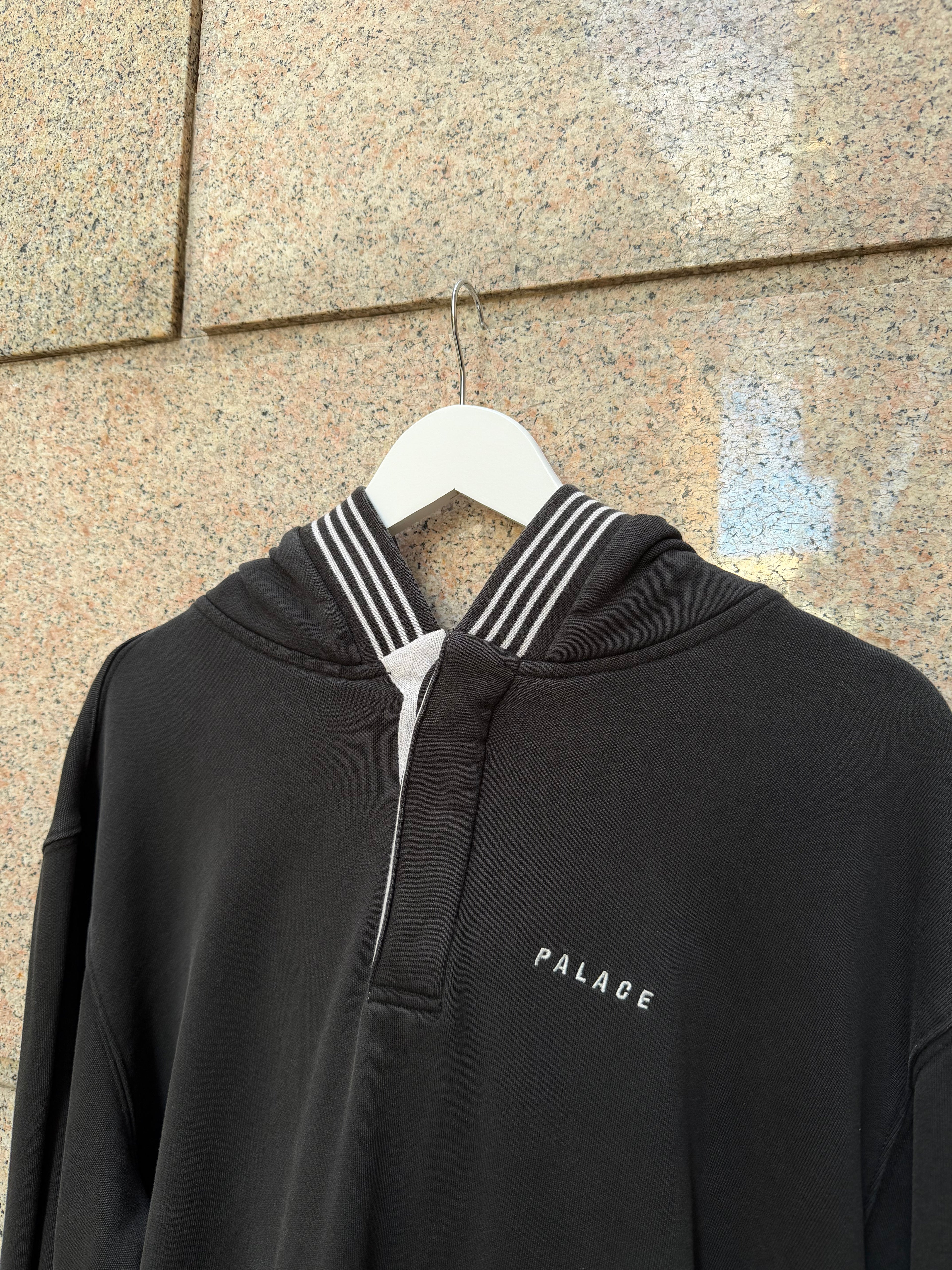 Palace P - Rib Black Hoodie - L (USED)