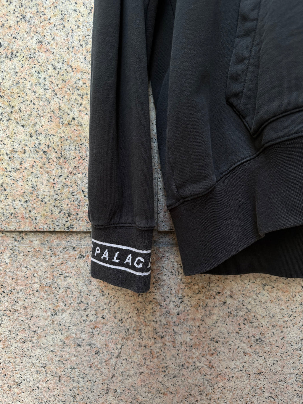 Palace P - Rib Black Hoodie - L (USED)