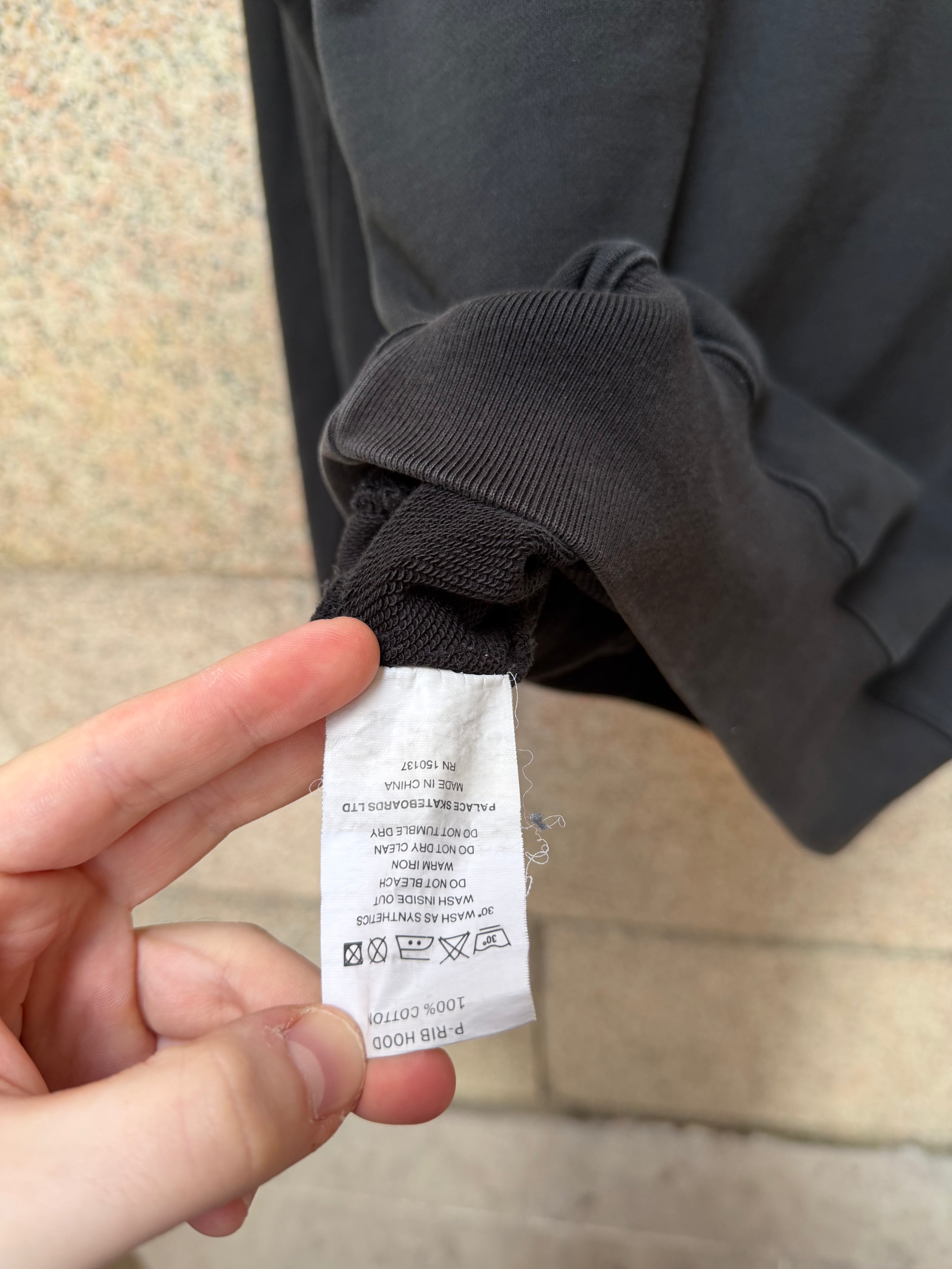 Palace P - Rib Black Hoodie - L (USED)