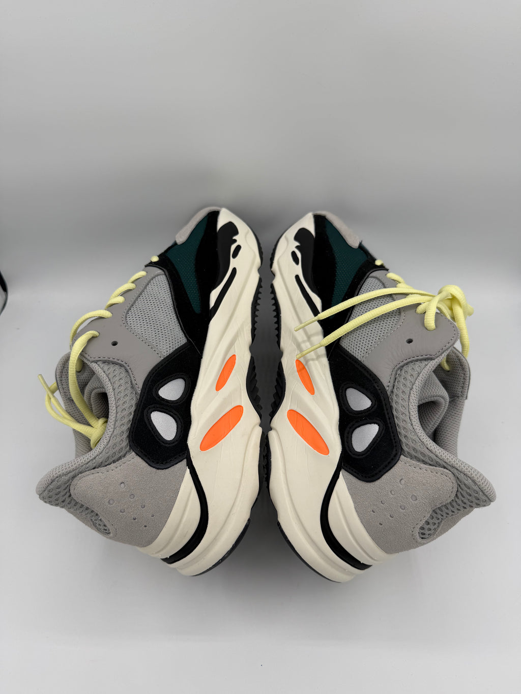 Yeezy Boost 700 Wave Runner - 45Eu (USED)
