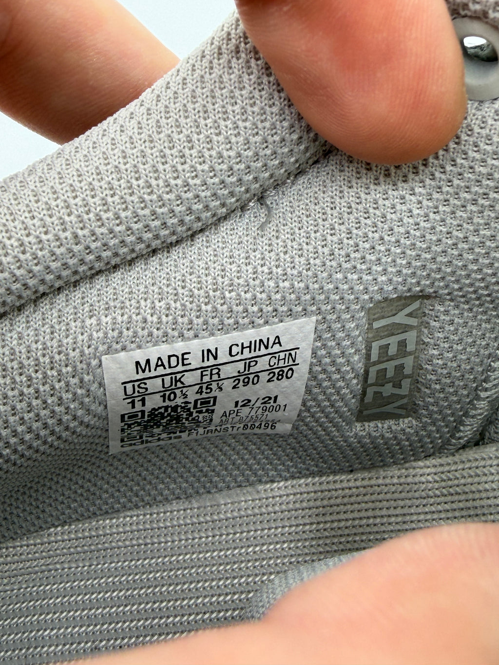 Yeezy Boost 700 Wave Runner - 45Eu (USED)
