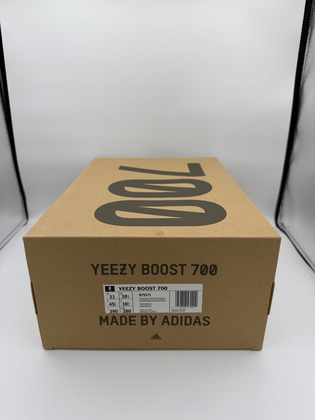 Yeezy Boost 700 Wave Runner - 45Eu (USED)