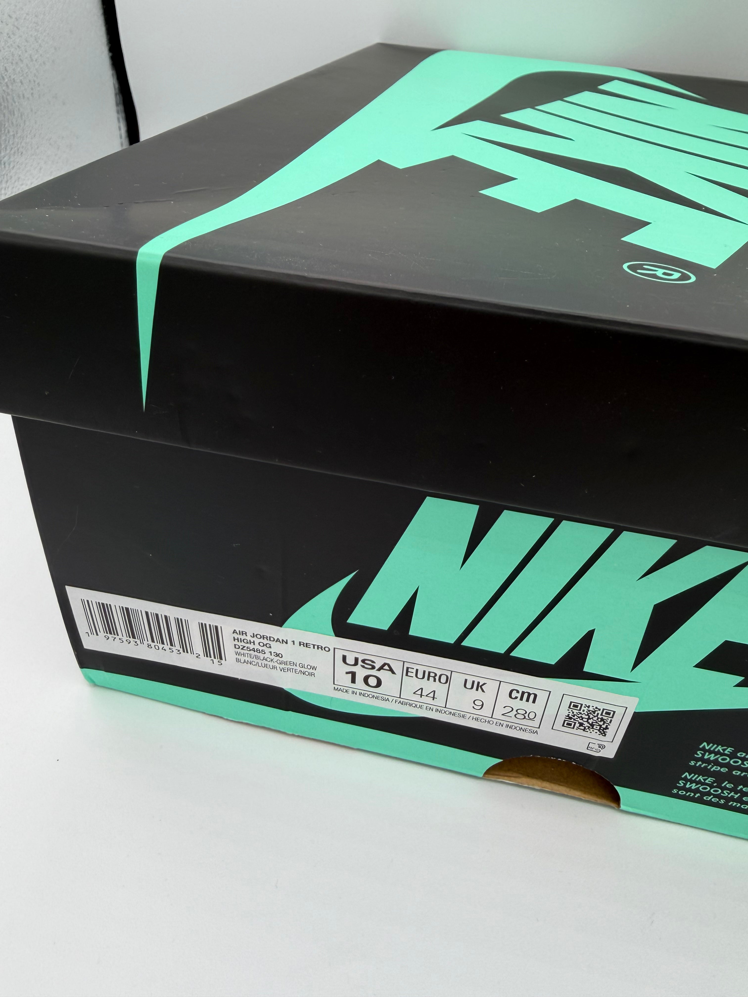 Jordan 1 Retro High OG Green Glow - 44Eu (USED)