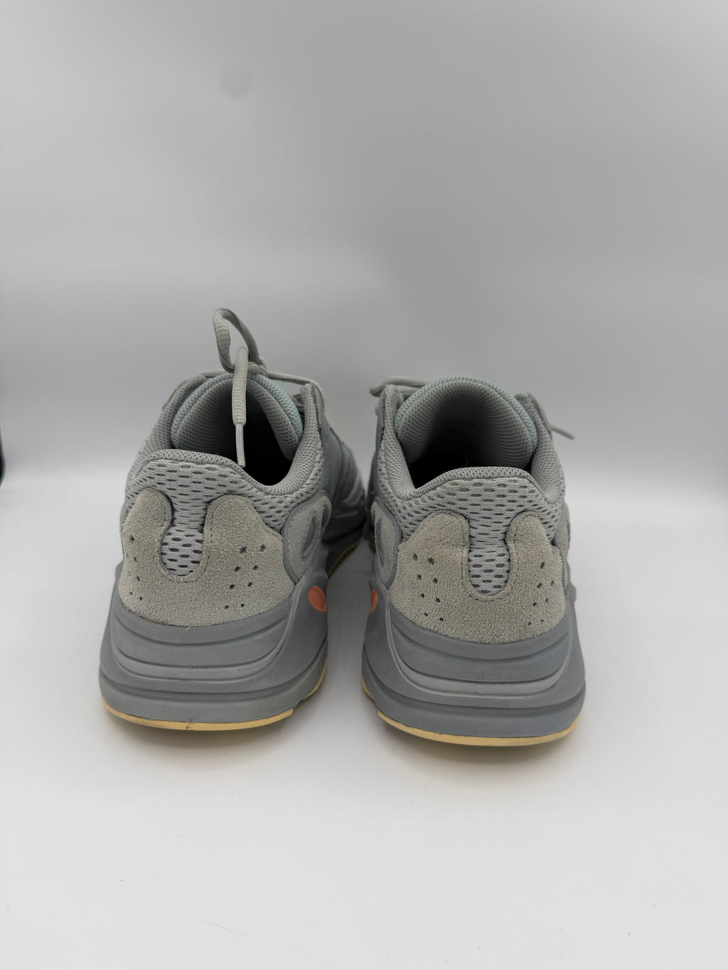Yeezy Boost 700 Inertia - 40,5Eu (USED)