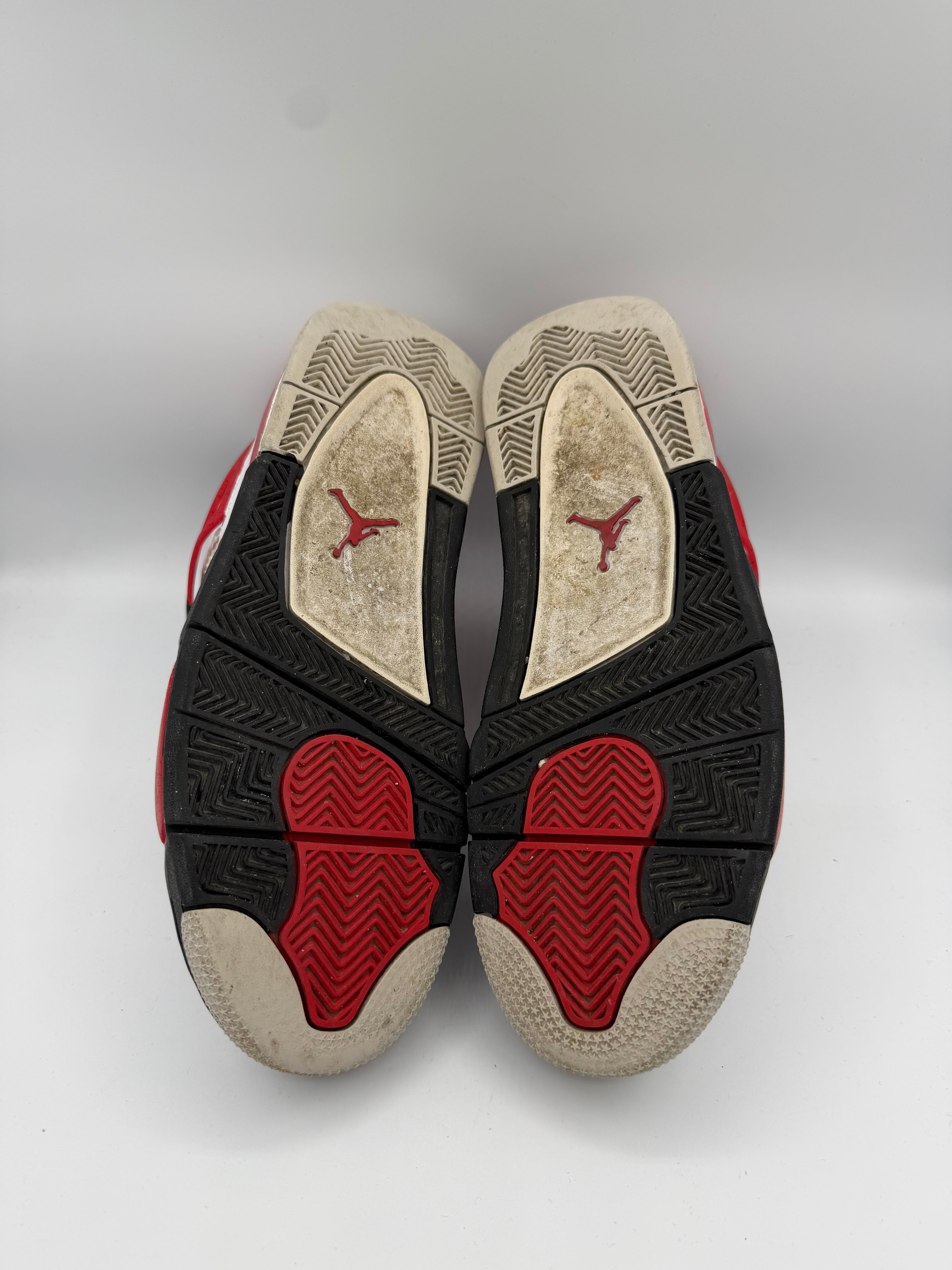 Jordan 4 Red Cement - 43Eu (USED)