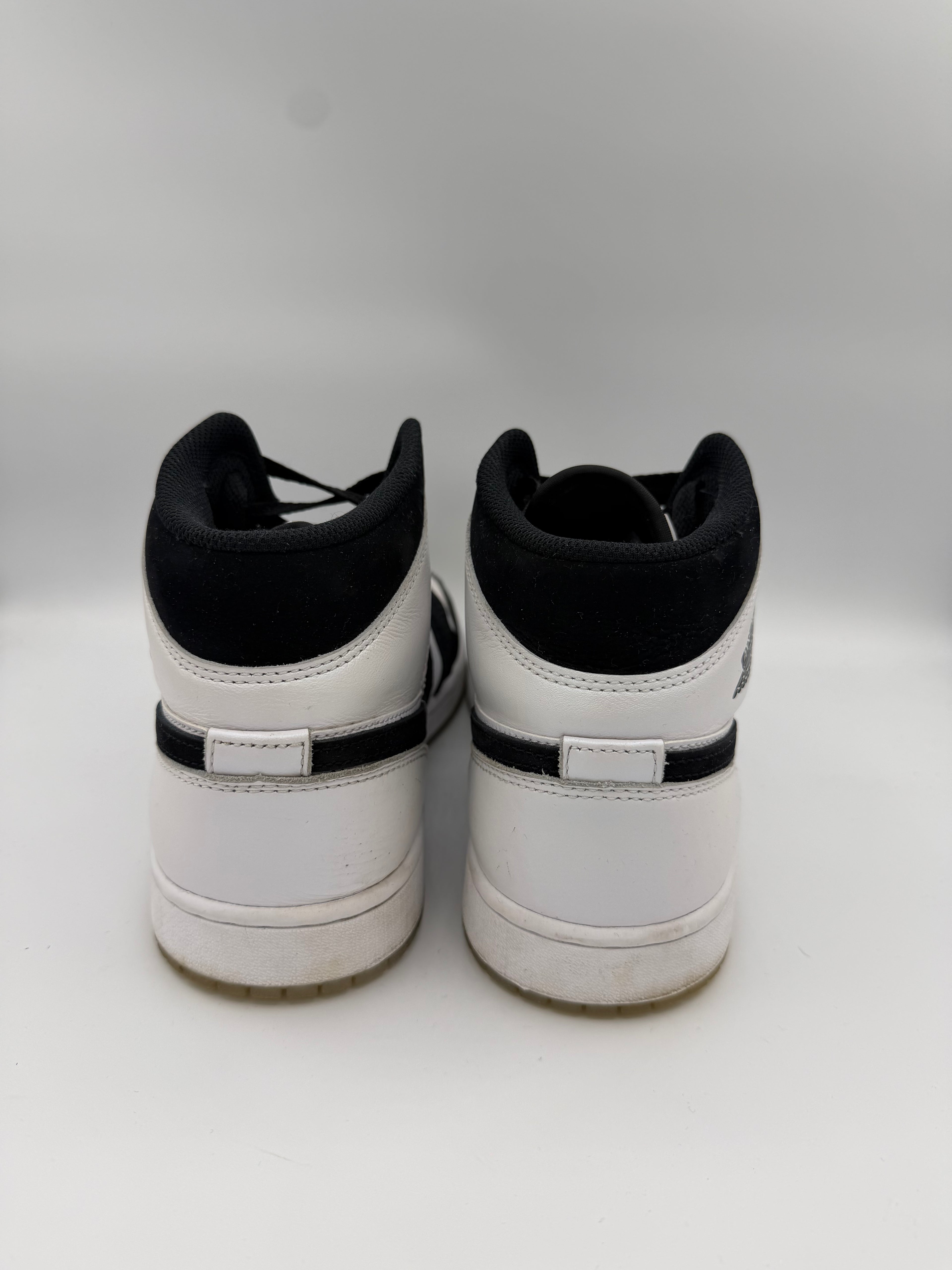 Jordan 1 Mid Diamond Shorts - 44Eu (USED)