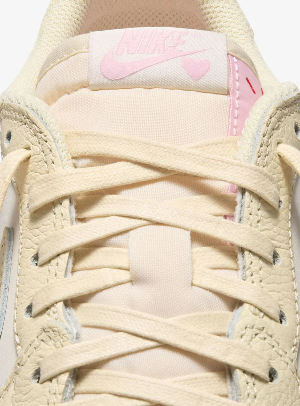 Jordan 1 Retro Low OG SP Travis Scott Shy Pink