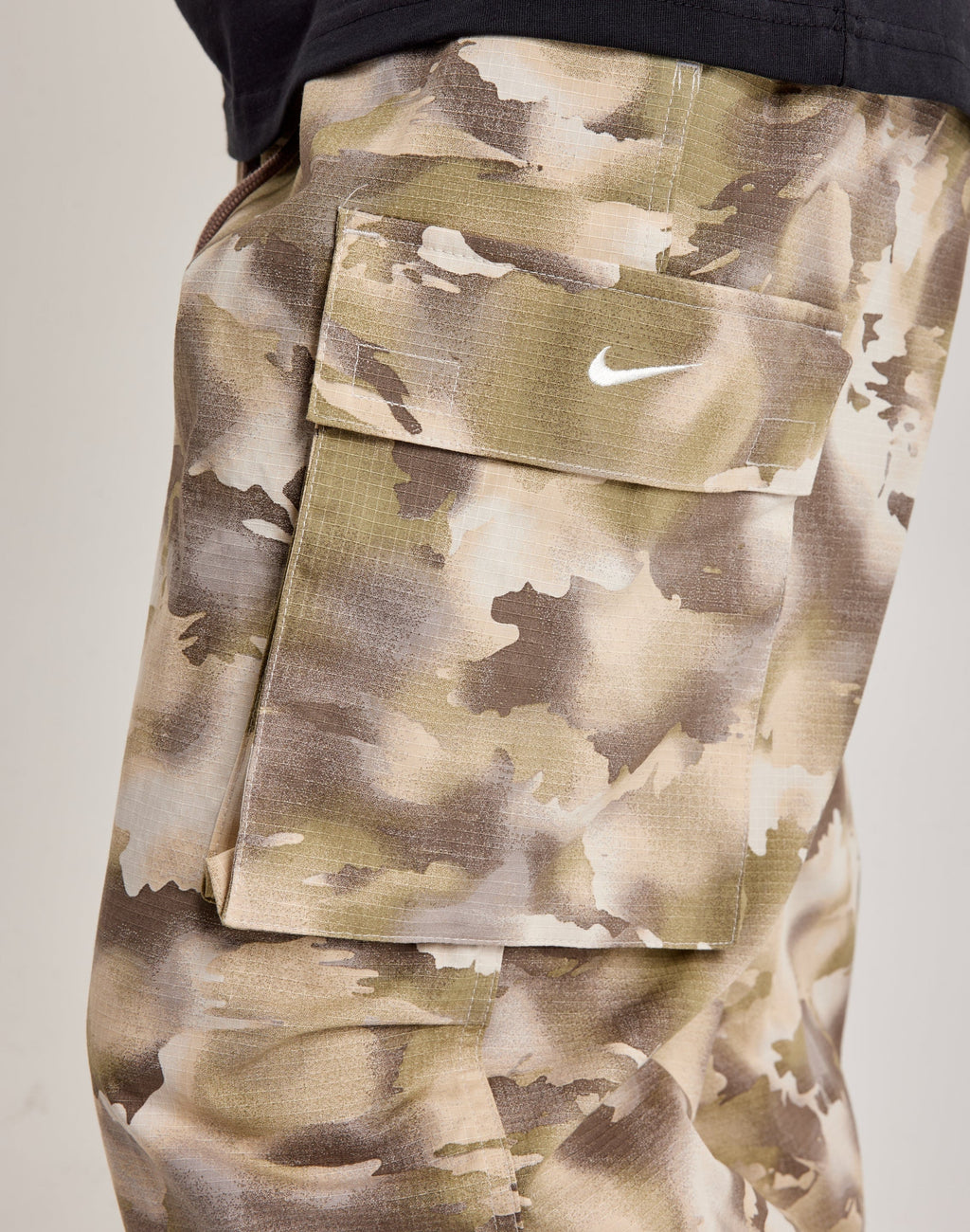 Nike Cargo Camo Pants Oversized