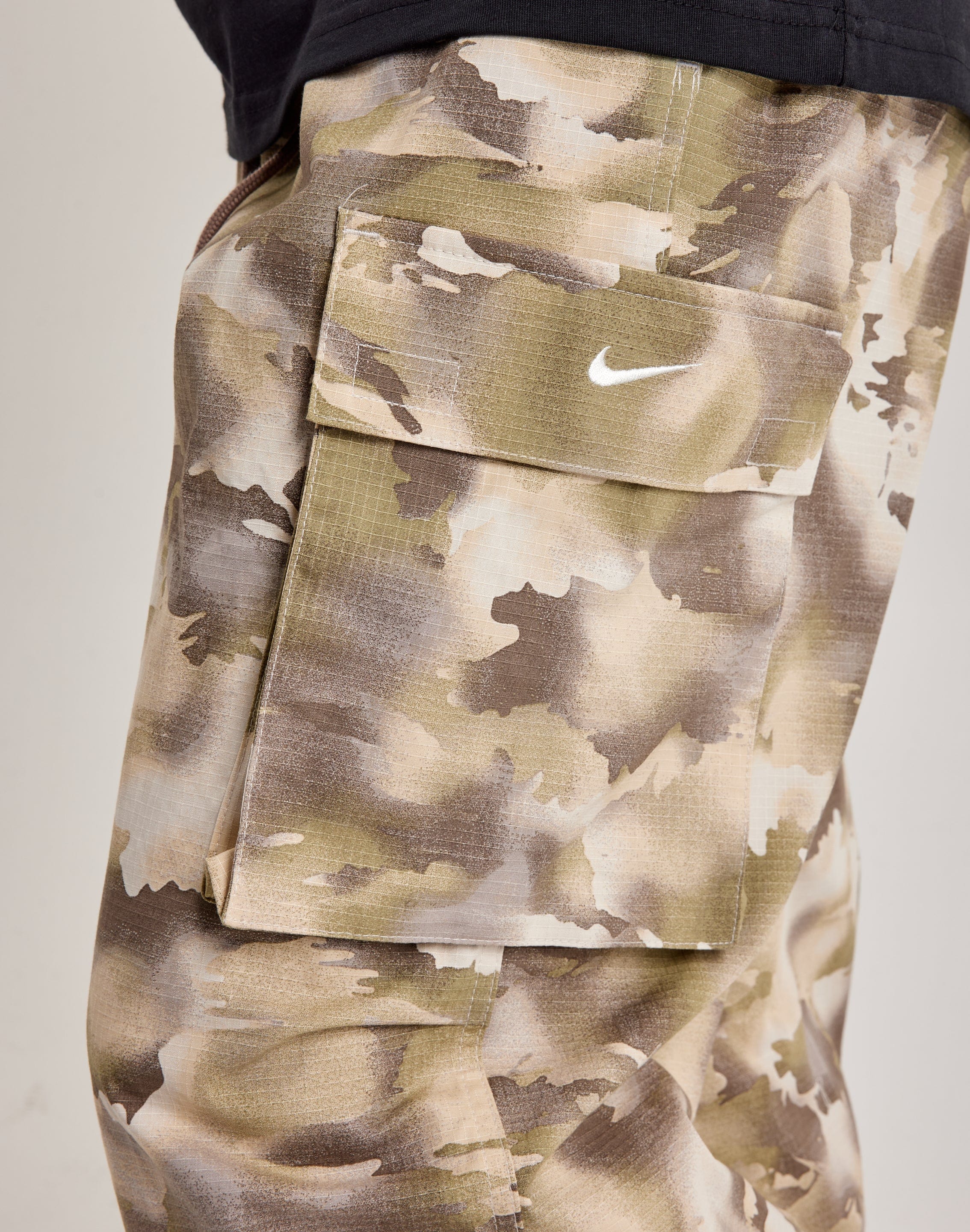 Nike Cargo Camo Pants Oversized