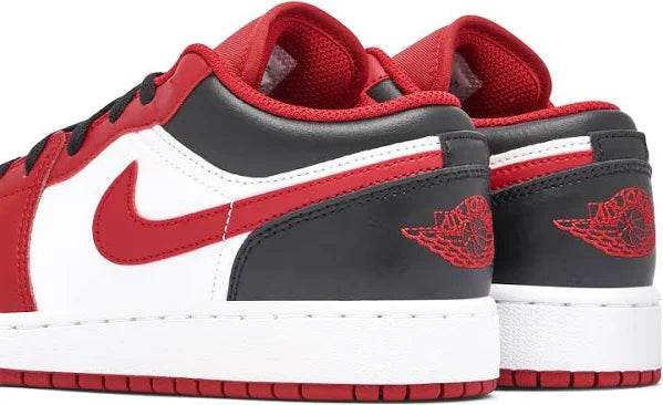 Jordan 1 Low Bulls (GS)